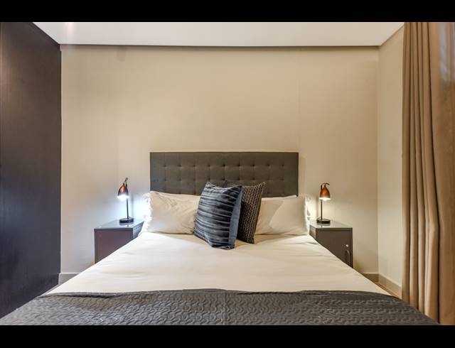 2 BEDROOM APARTMENT FOR SALE IN SANDOWN